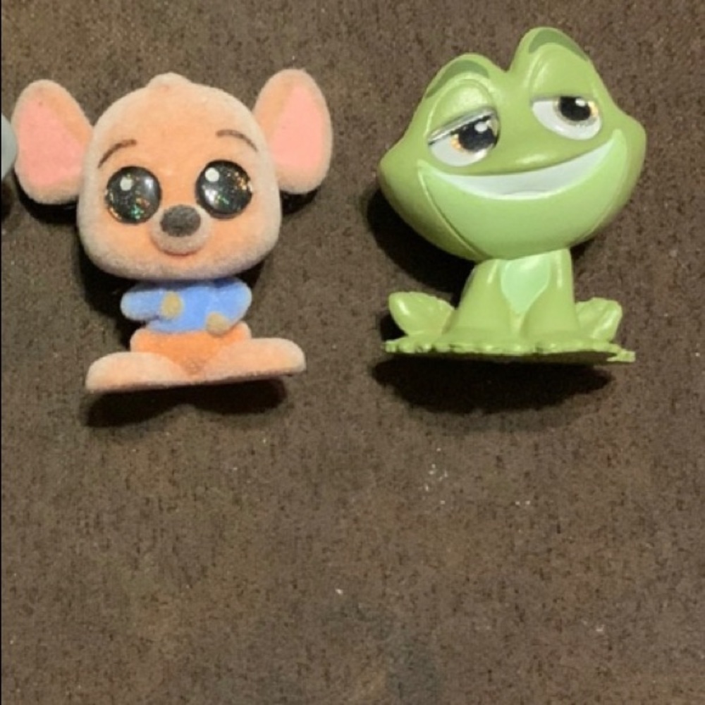 Roo and frog Naveen doorables